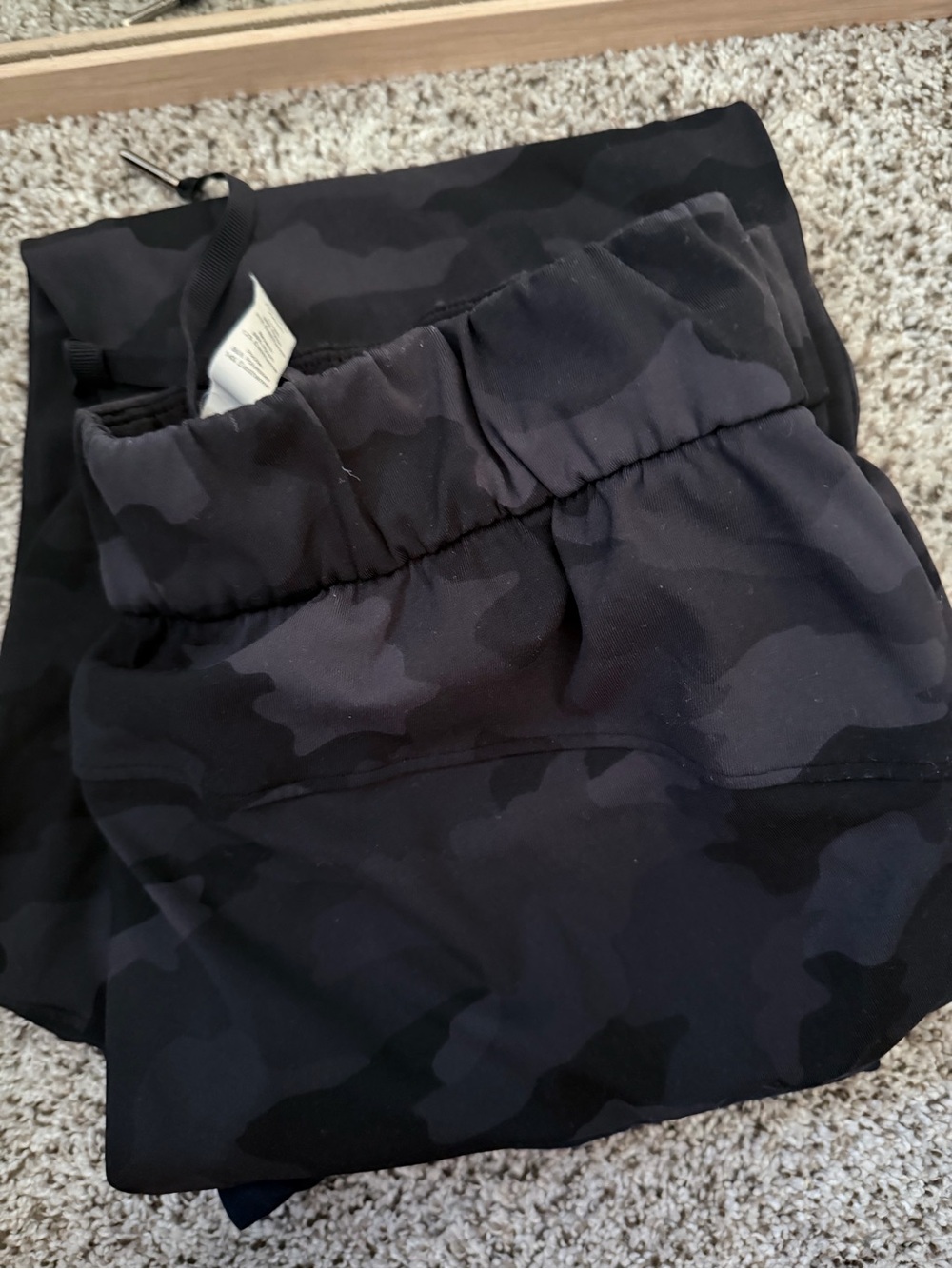 39. Lululemon | Camo Lightweight Joggers | 6